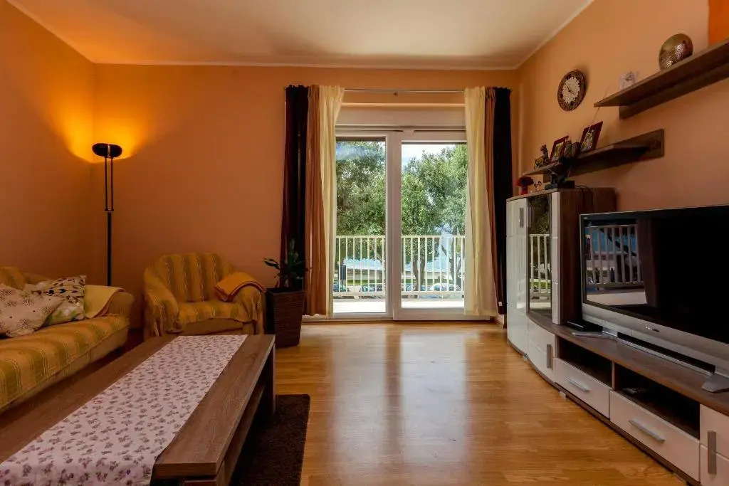 Charming Crikvenica Beachfront Apartment