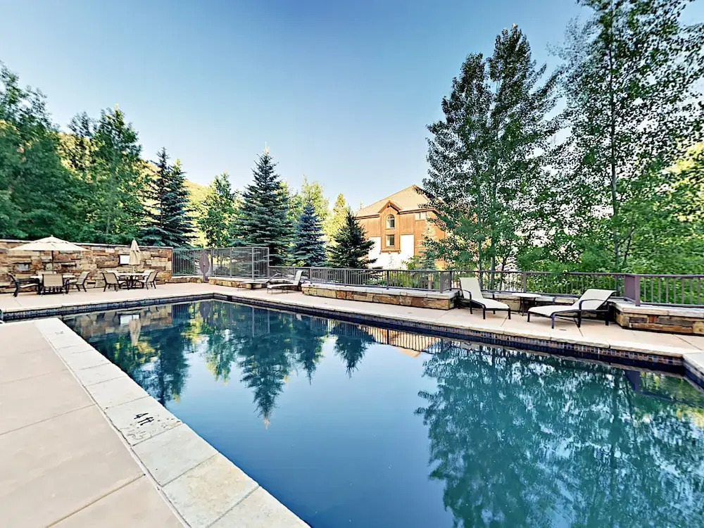 New Listing! The Valley: Luxe Ski-in/ski-out 3 Bedroom Condo