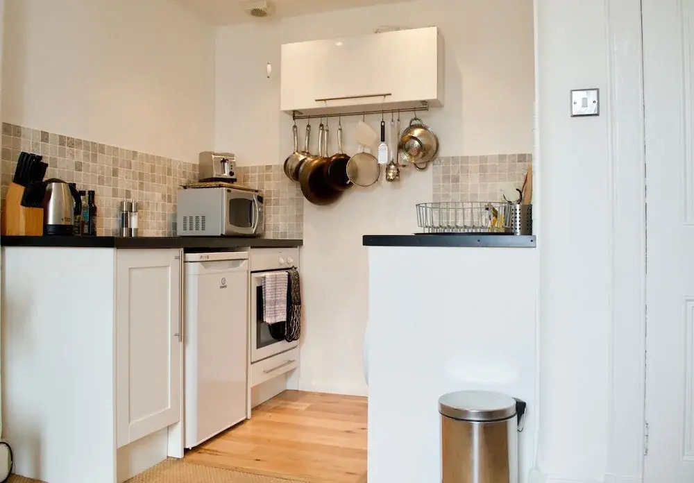 1 Bedroom Flat In Meadowbank