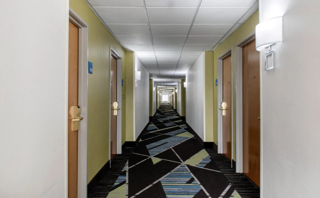 Holiday Inn Express & Suites Harrison by IHG