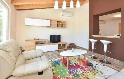 Amazing Home In Kastel Sucurac