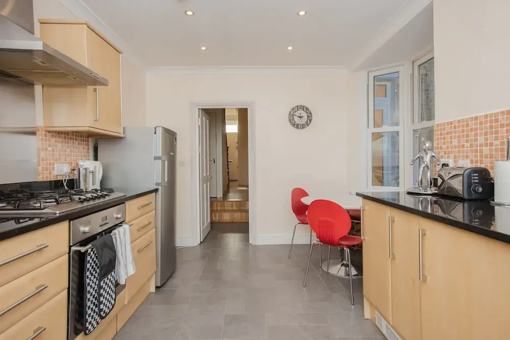 Spacious 4 Bedroom House in South Lambeth