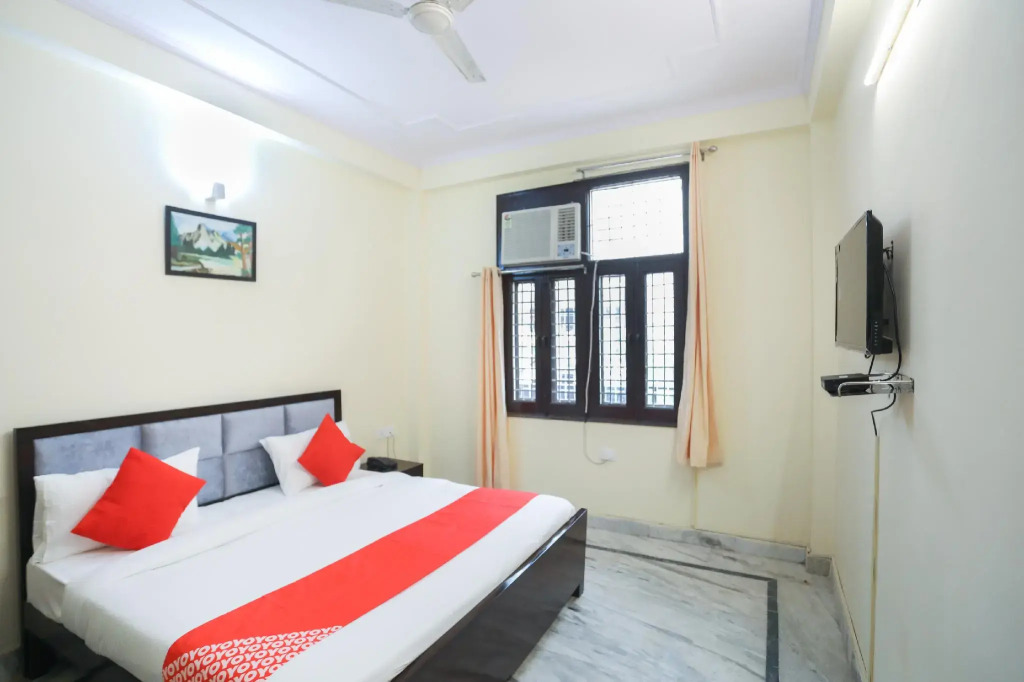 OYO 63279 Golden Suites