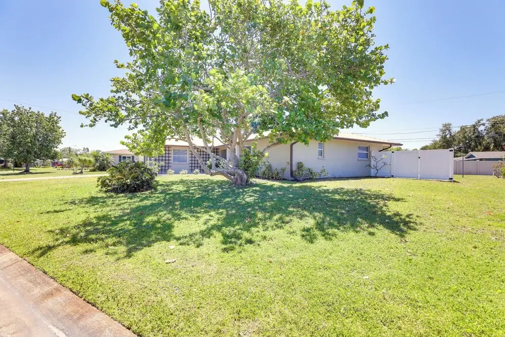 Sarasota House w/ Private Pool - 4 Mi to Beach!