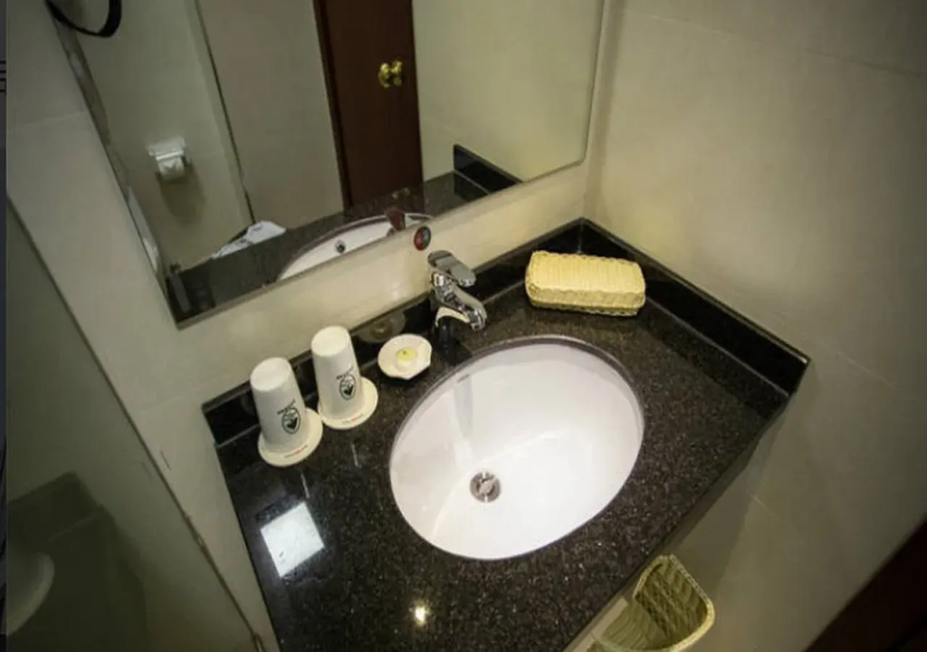 GreenTree Inn (Qinghuangdao Railway Station Square)