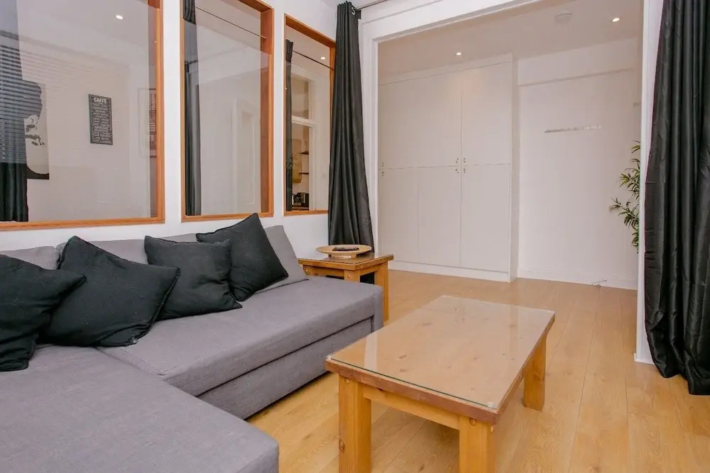 Modern Flat in West Kensington