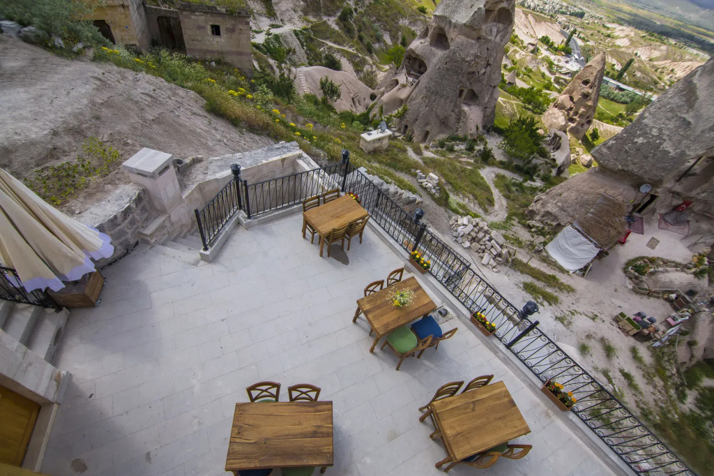 Caldera Cave Hotel
