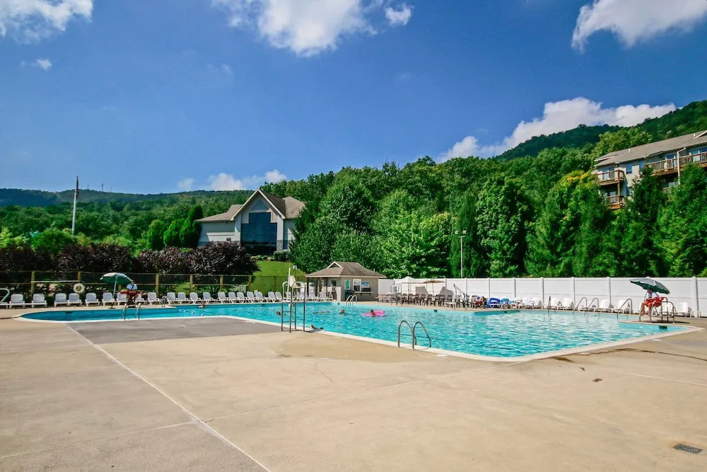 1 Mi to Slopes! Family-friendly Massanutten Cabin