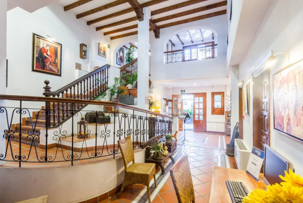 Hotel Alcadima