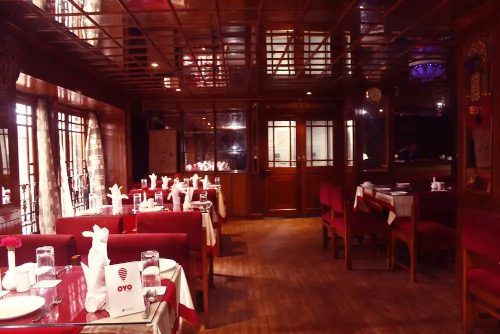 OYO 4803 Hotel Valentino