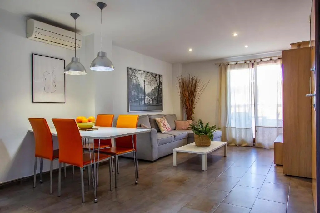 Apartamento a 50 metros de la playa, Luminoso y acogedor