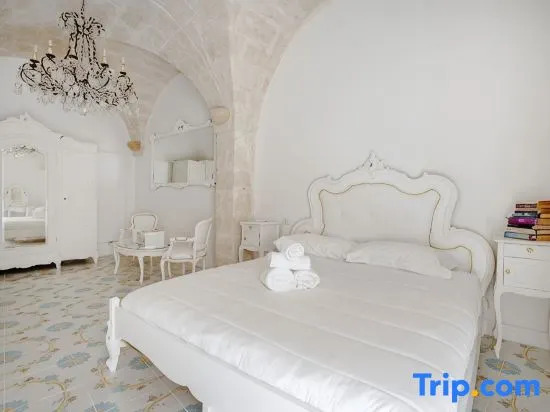 Marchesa - 2 Bedrooms, Terrace & Bath Tub in Center