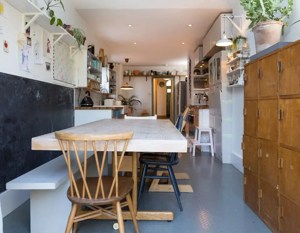 3 Bedroom Home in East London Accommodates 7