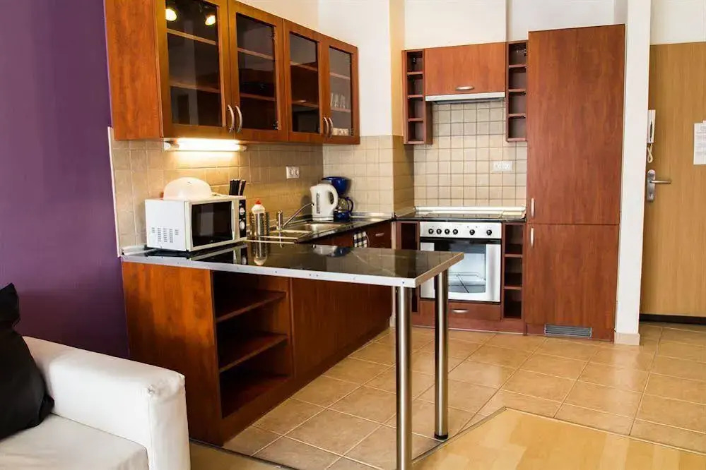 Far Home Apartments