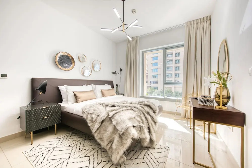 Maison Privee - Radiant Urban Retreat with Iconic Burj Khalifa Vws