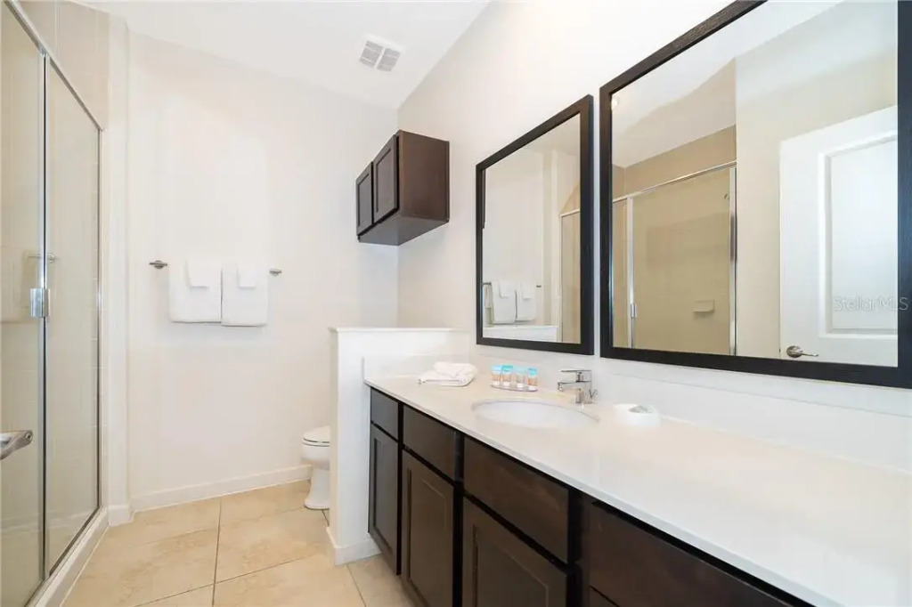 Charming 3 Bd w/ SPA close to Disney @ Regal Oaks 2649
