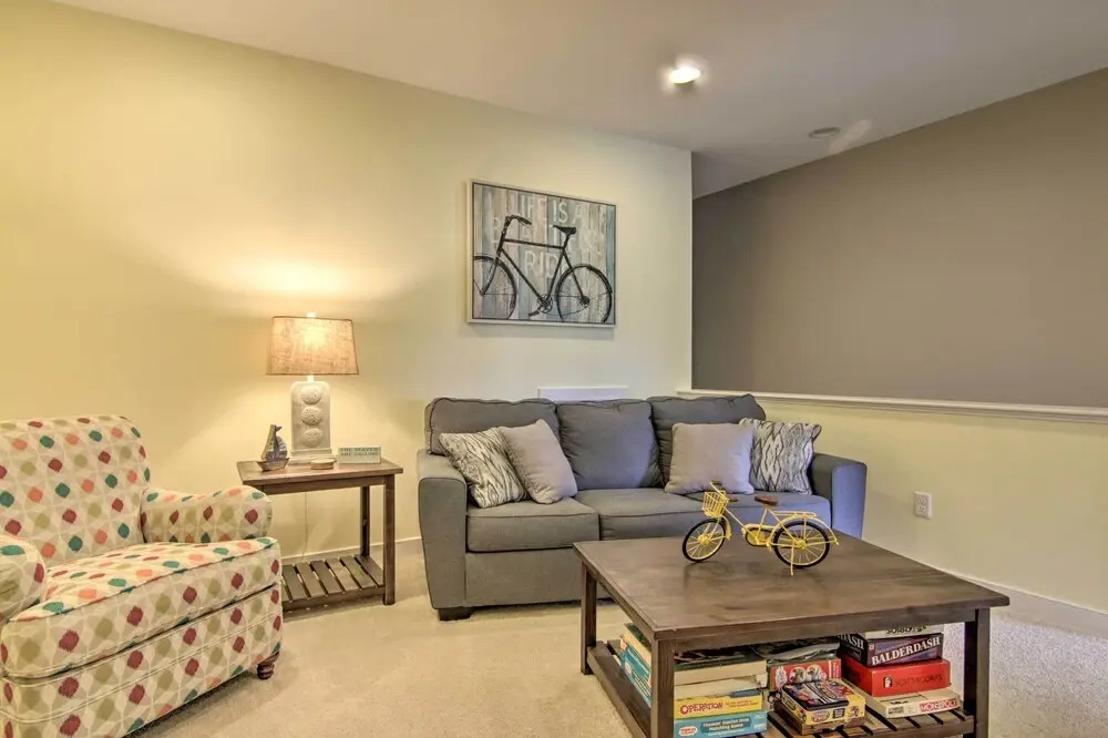2 Mi to Bethany Beach: Modern Townhome w/ Patio