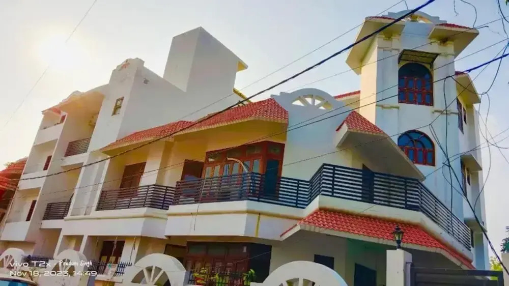 Maujis Villa Hotel & Guest House