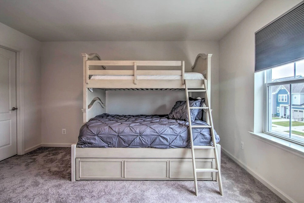 4 Mi to Bethany Beach: Townhome w/ Screened Porch