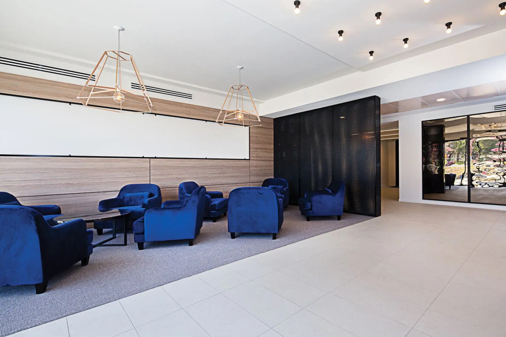 Mantra MacArthur Hotel