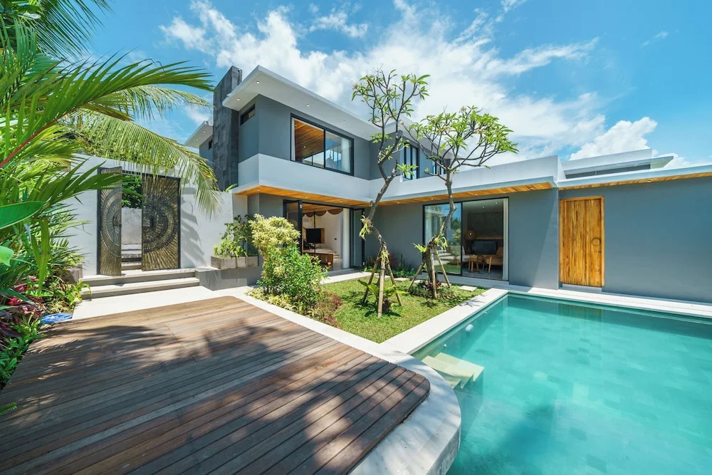 Villa Arunika - Stylish tropical 2BR Villa close to Nyanyi beach