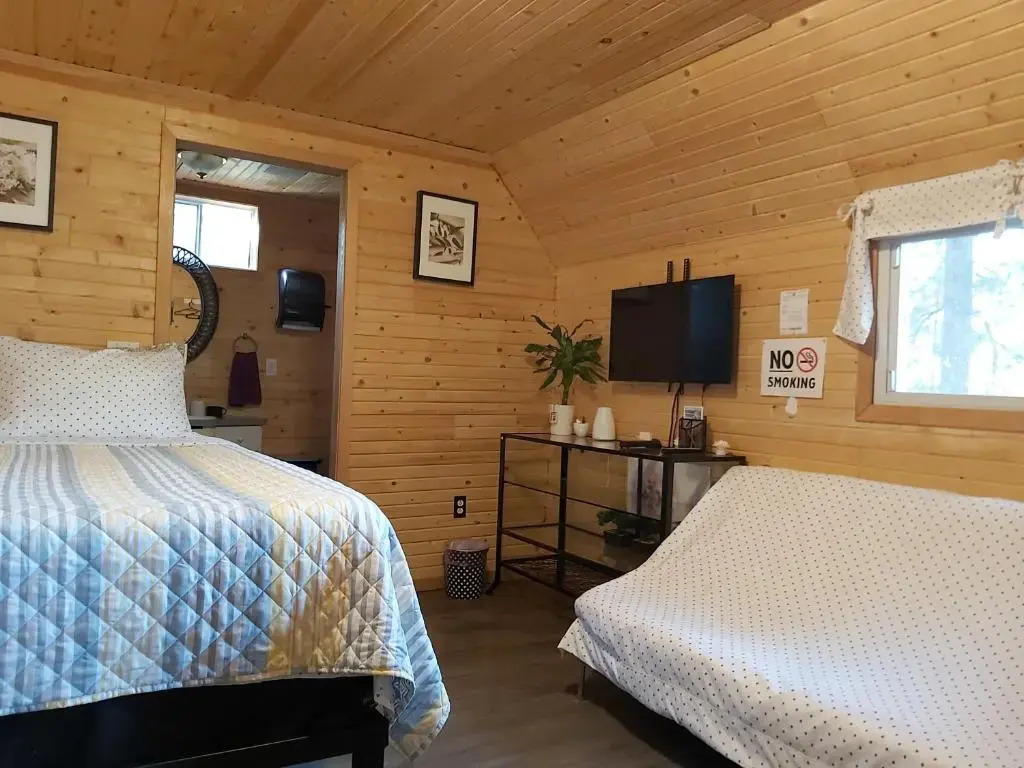 Blue River Campgrounds & Cabin-public washroom