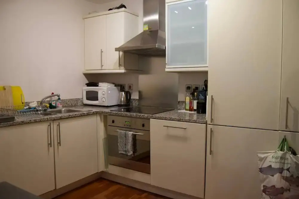 Central Waterloo 2 Bedroom Apartment With Balcony