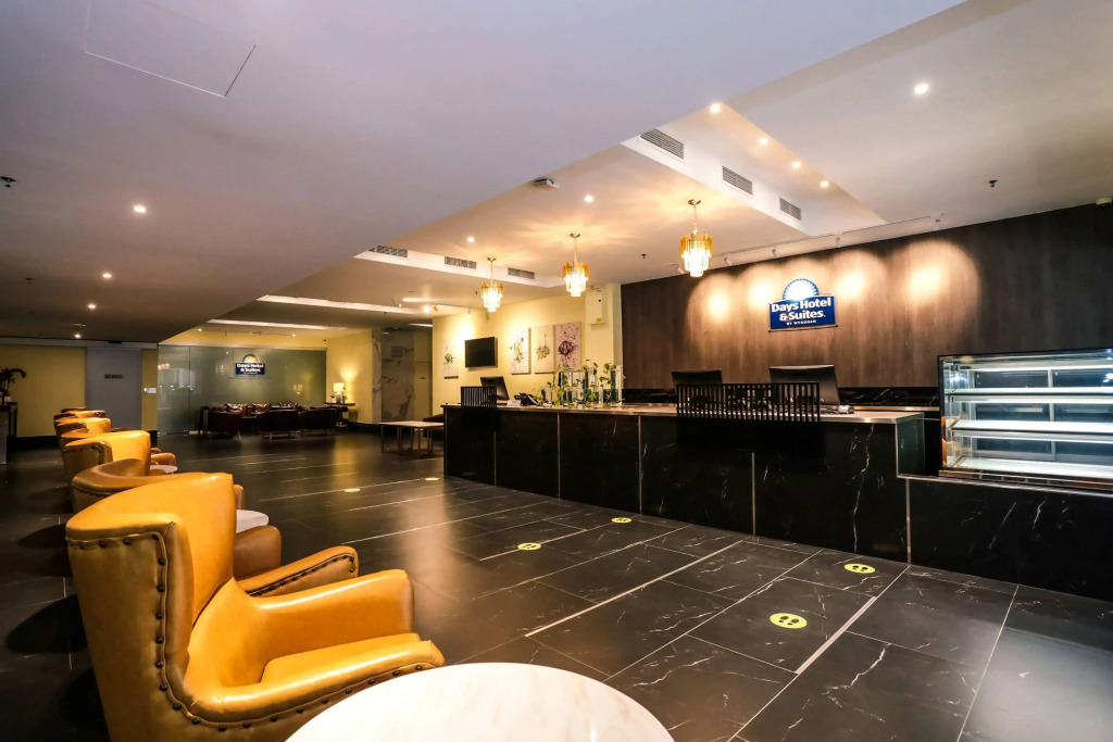Days Hotel & Suites by Wyndham KL - Chan Sow Lin MRT or LRT