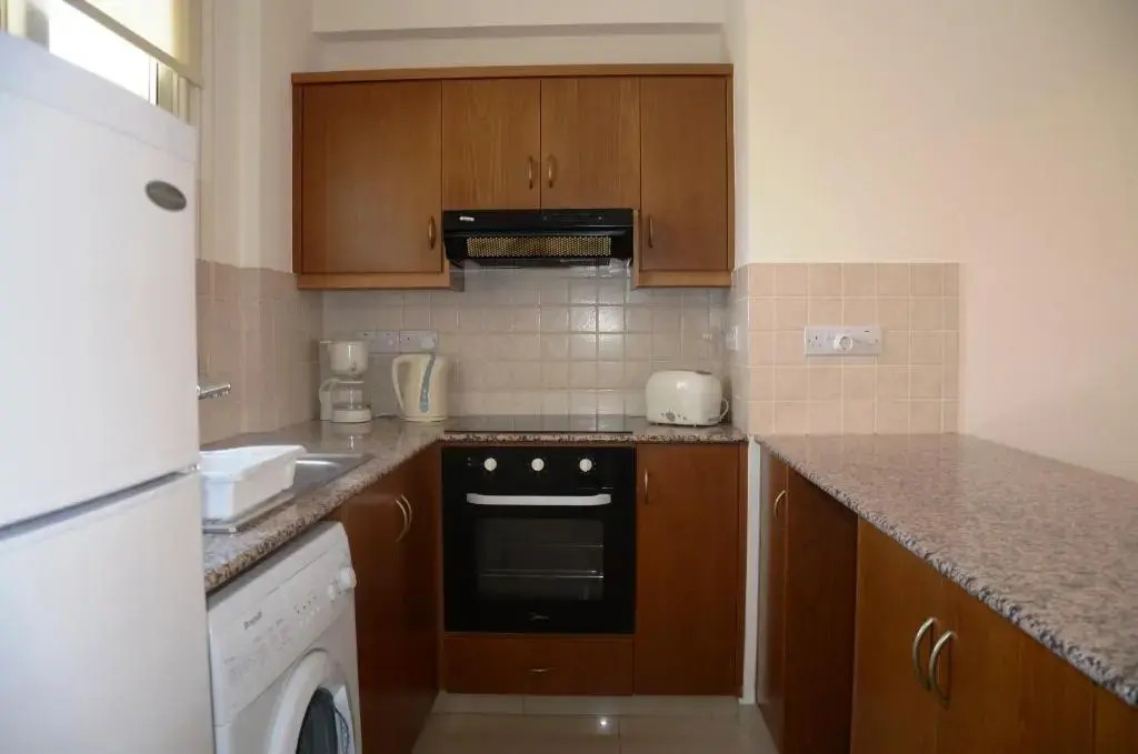 Top floor, 2 bedroom apartment Vanessa D204, FREE WIFI, village view