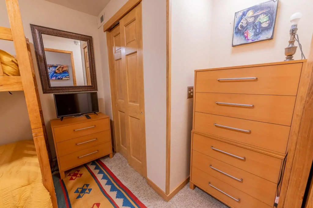 The Yak Shack: Incredible Mountain View Condo