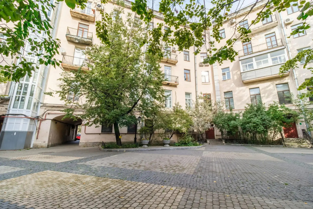 DeRent Aparts (ДеРент Апартс) на улице Караванная 3/35