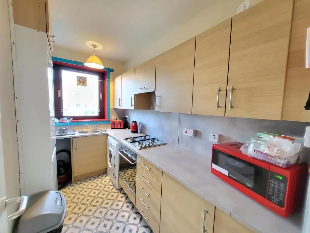 3 Bedroom Aprtmt at Sensational Stay Serviced Accommodation Aberdeen- Froghall Avenue