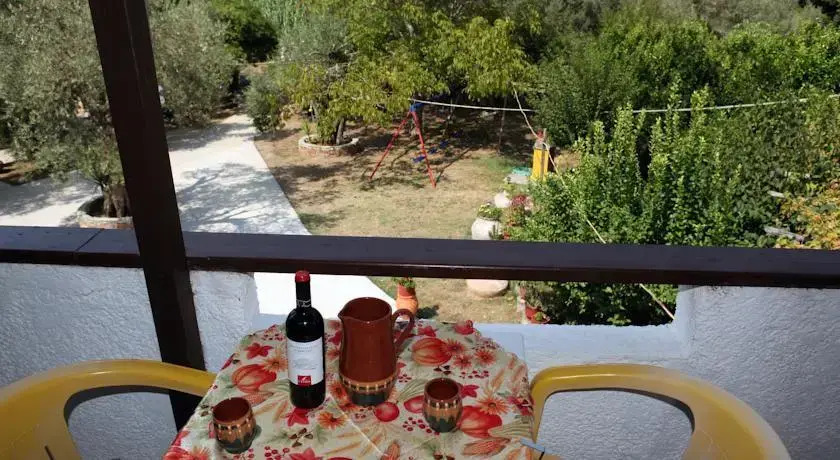 Spiros Rooms