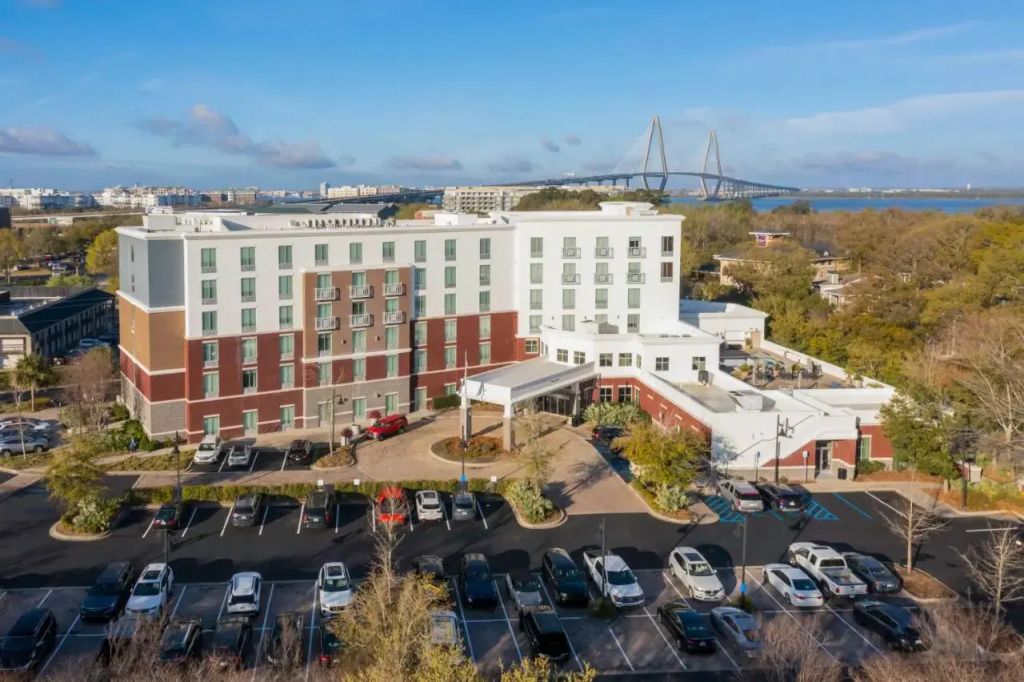Masters Inn - Charleston