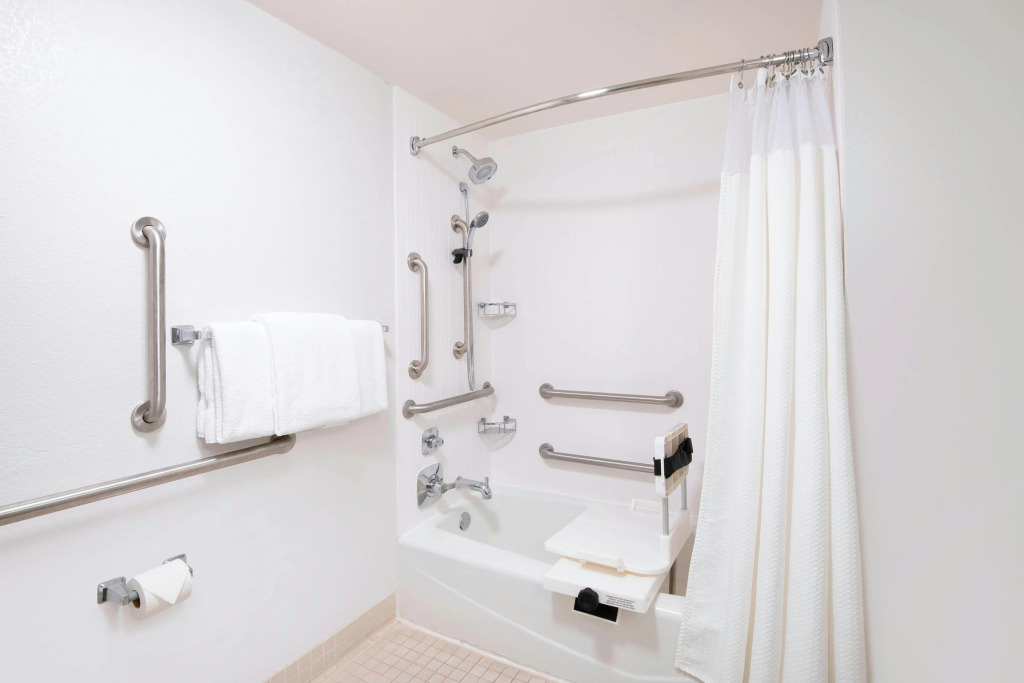 Courtyard by Marriott Savannah Midtown