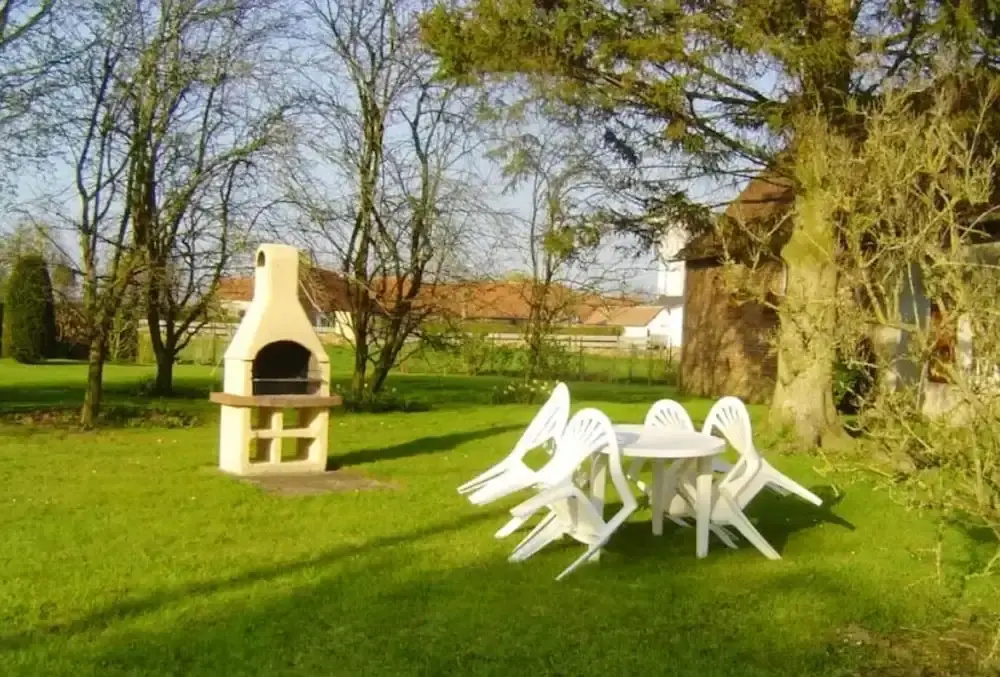 House With 2 Bedrooms in Tours-en-vimeu, With Wonderful City View, Enclosed Garden and Wifi - 15 km From the Beach