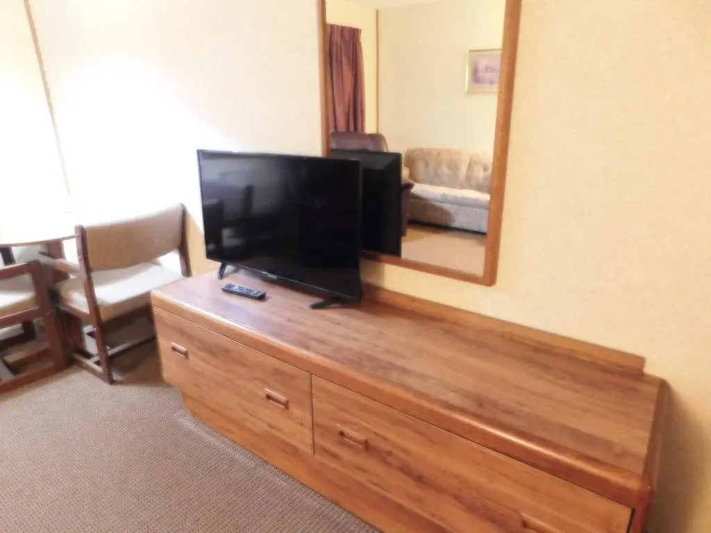 AmeriVu Inn and Suites