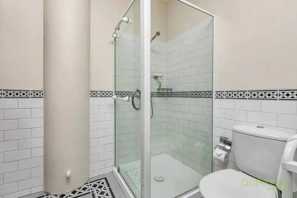 QV Lovely Princes Wharf Studio - 974
