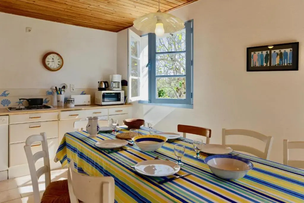 Une Vraie Maison de Vacances À 2 Pas de la Plage de Portmain