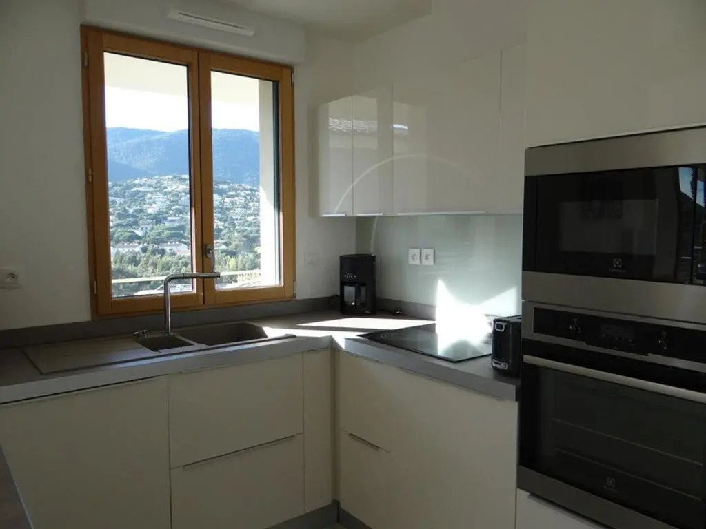 Appartement Cavalaire-sur-Mer, 3 pièces, 6 personnes - FR-1-100-226