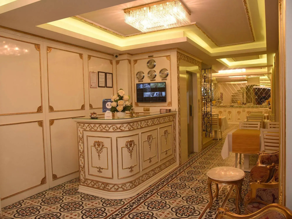 Best Town Hotel