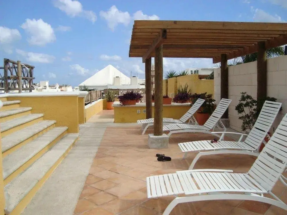 Las Palmas Condominios