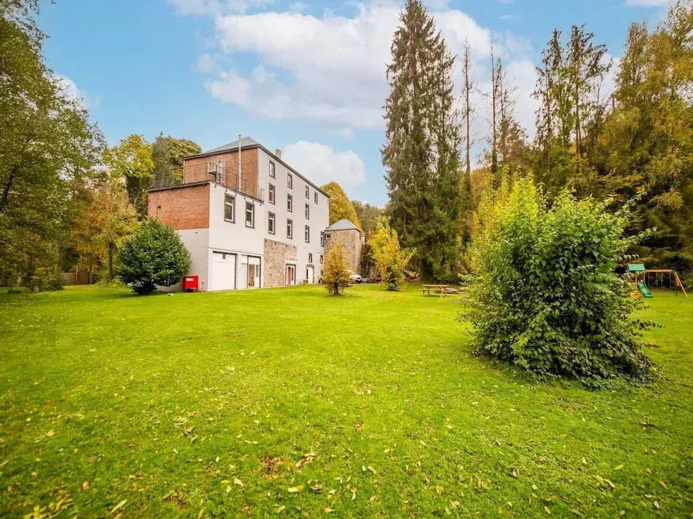 Charming Chalet in Falaen by River & Chateau