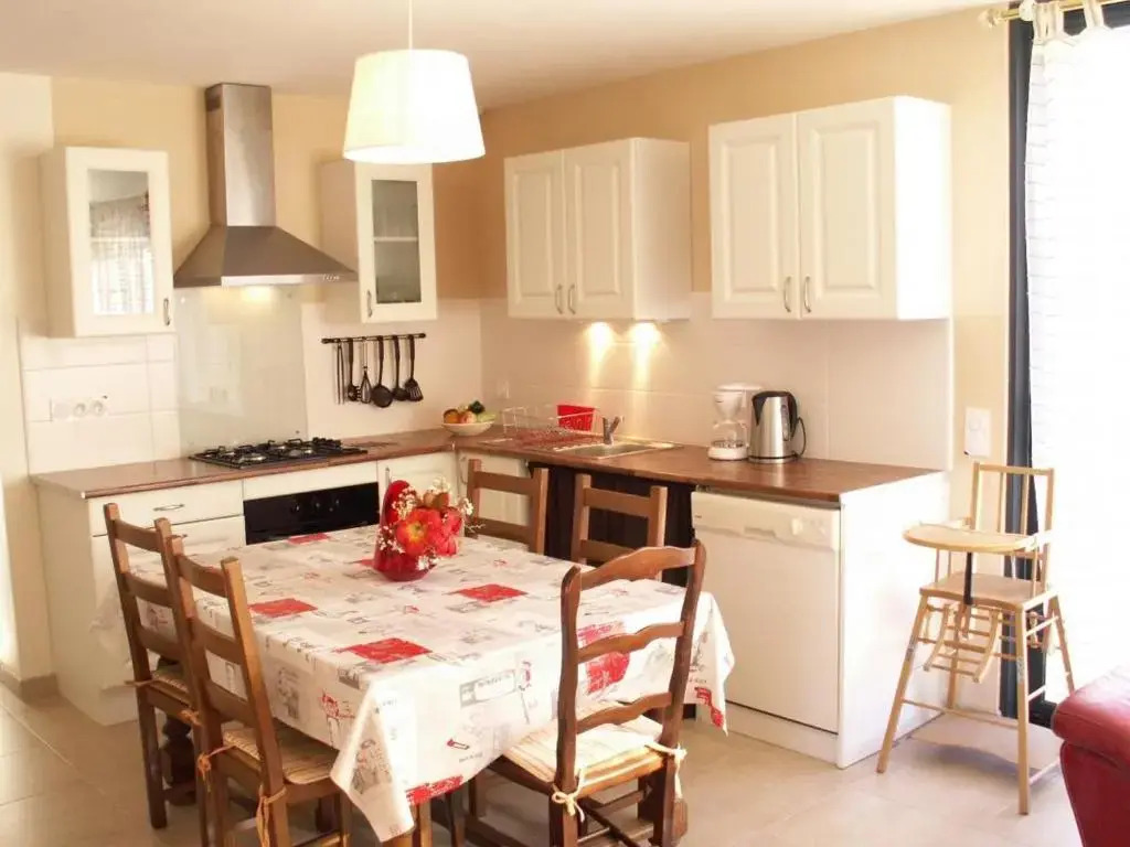 Gîte avec piscine chauffée, spa, jardin clos - FR-1-381-286