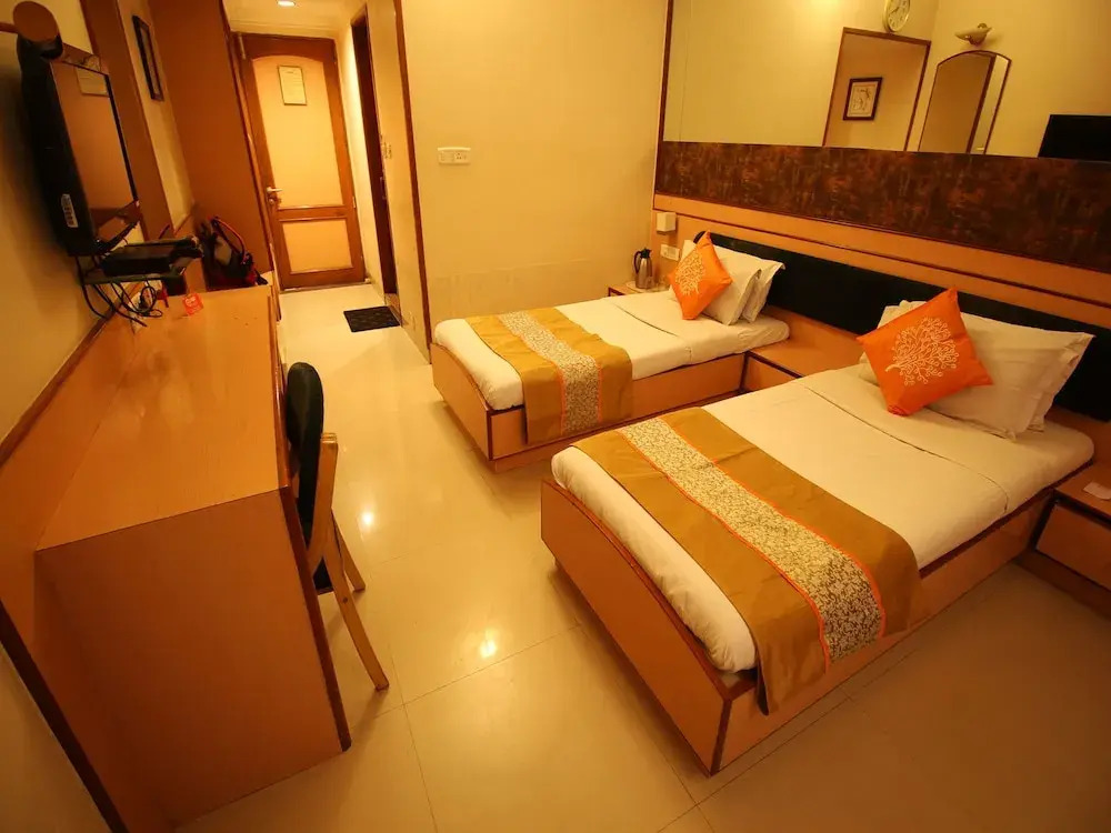 OYO 2972 Corporate Inn