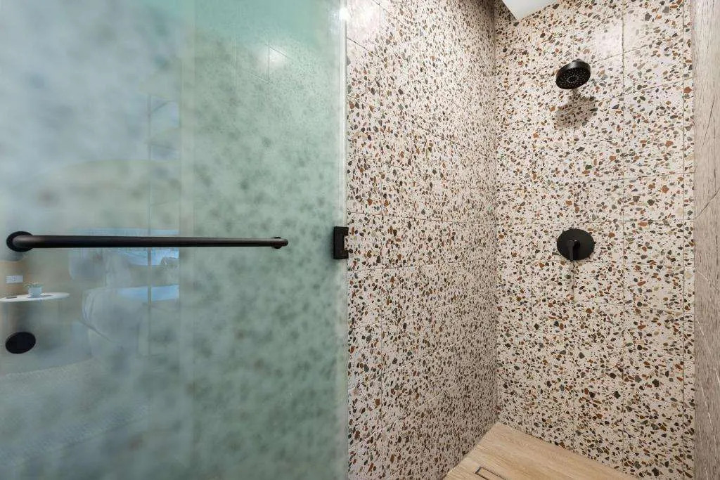 HiBird- Apartment and Suites Hotel