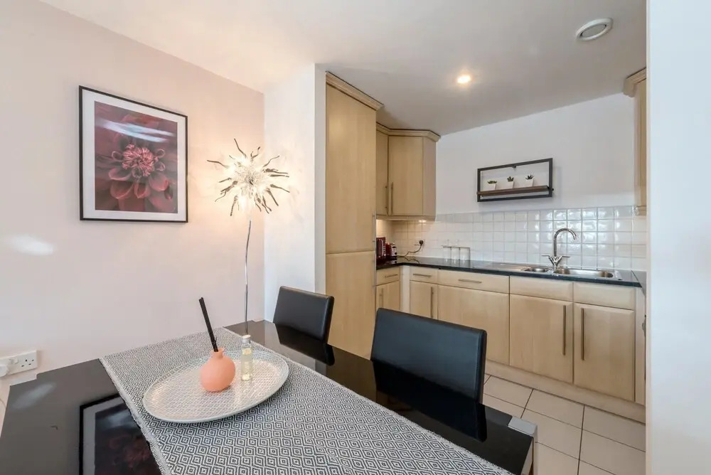 Modern 2 Bedroom Apartment Near Manchester Piccadilly