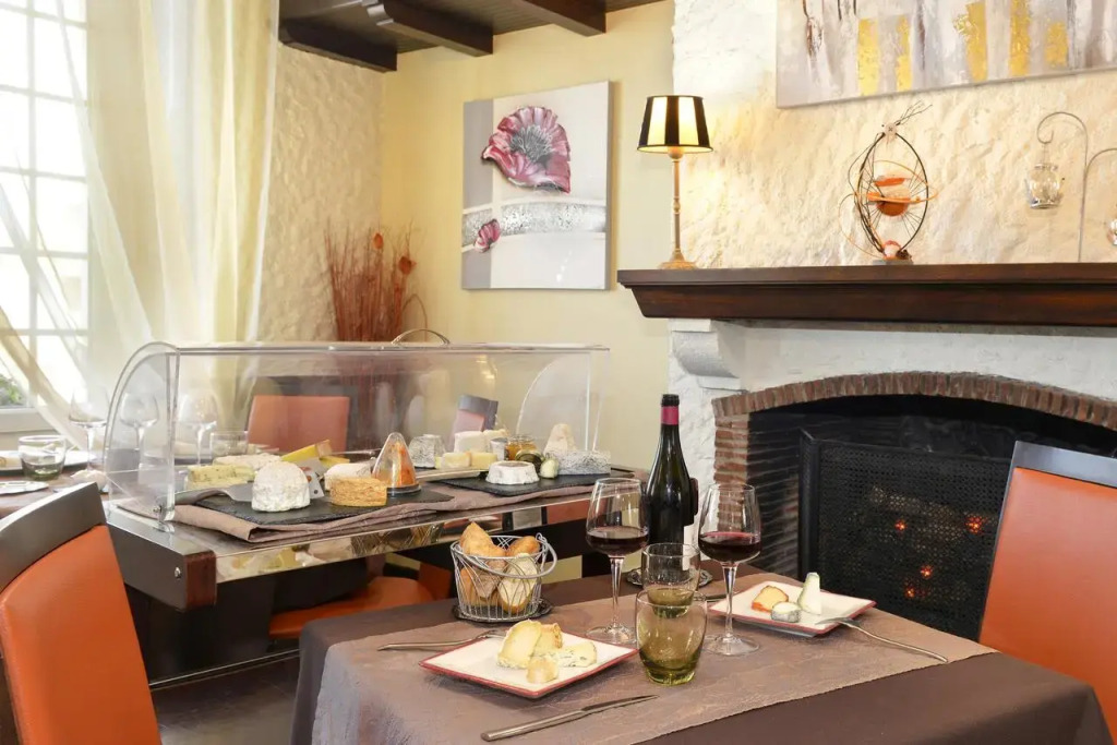 Logis Hotels Restaurant Le Dauphin