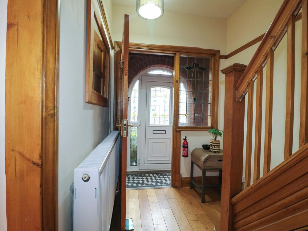 5 Wallace Road