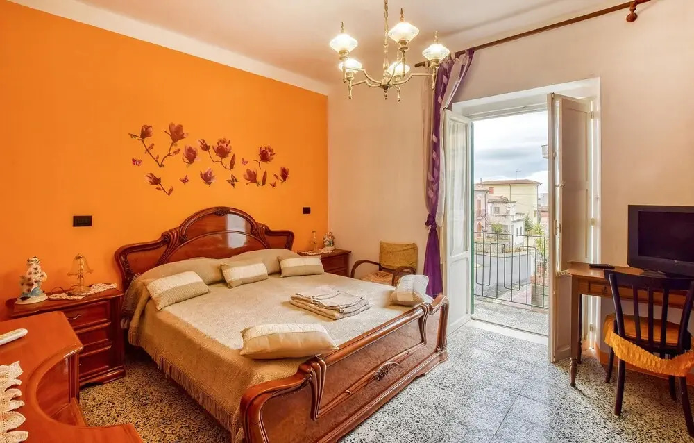 Stunning Home in Parghelia With Wifi and 5 Bedrooms